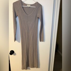 Elegant Taupe Knit Dress V-Neck Ribbed Grey Women’s Small